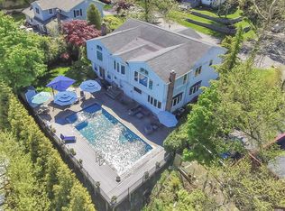 95 Shore Rd, Manhasset, NY 11030