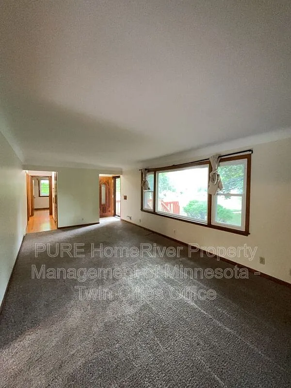 4 bed, 2.0 bath, 2056 sqft, $2,675 — Photo 2