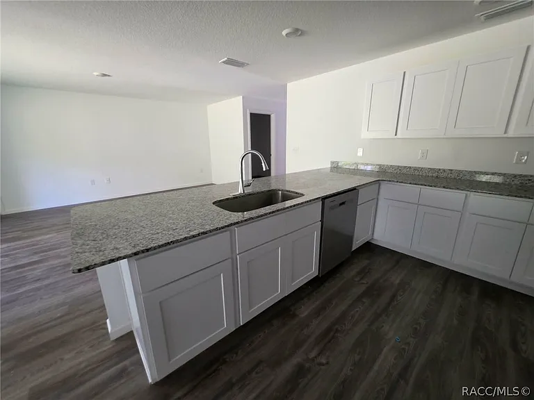 9610 N San Jose Way — Photo 16