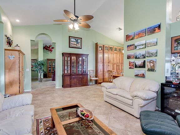 4th image of 713 W Muirwood Dr