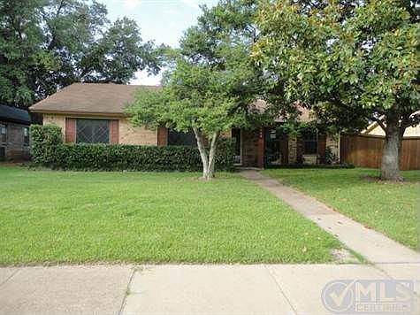 2nd image of 1268 Granada Ln