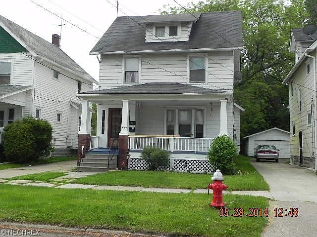 1st image of 1049 W 9th St
