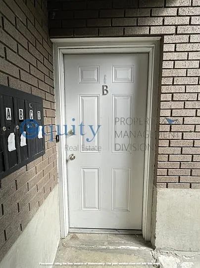 549 E Stringham Ave #B — Photo 2