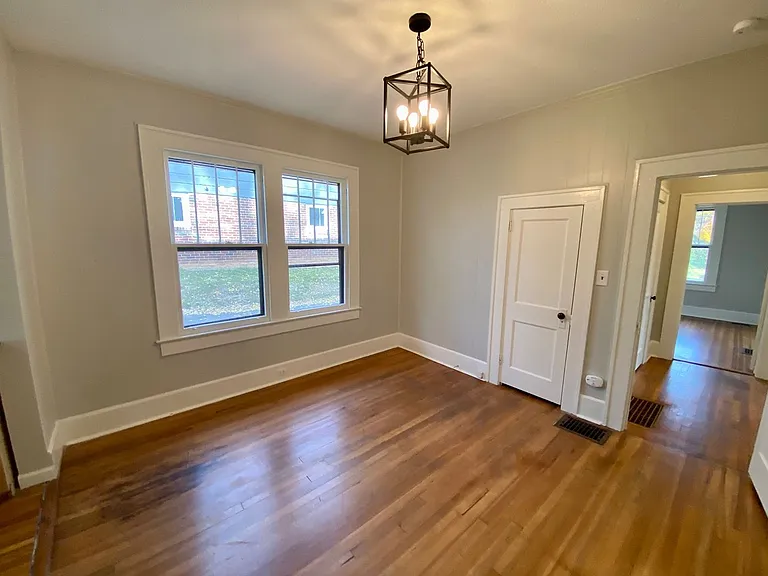 40 Larchmont Rd — Photo 8