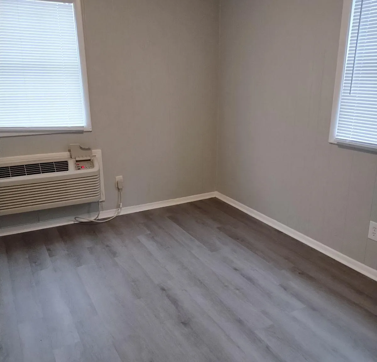 2 bed, 885 sqft, $949 — Photo 3