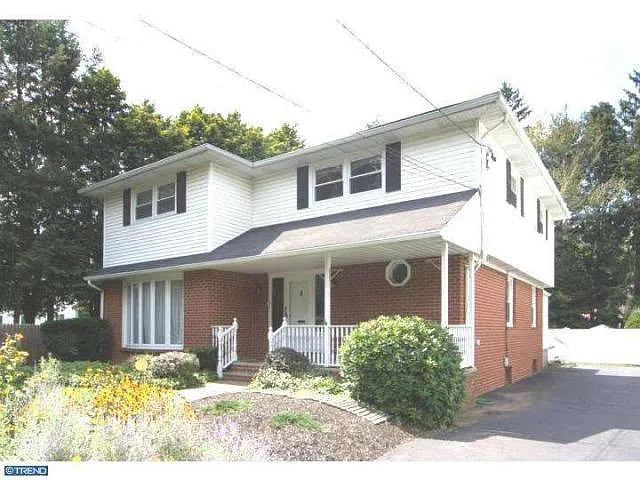 205 Kensington Ave photo 1