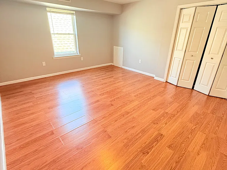 5038 Spruce St #4 — Photo 11