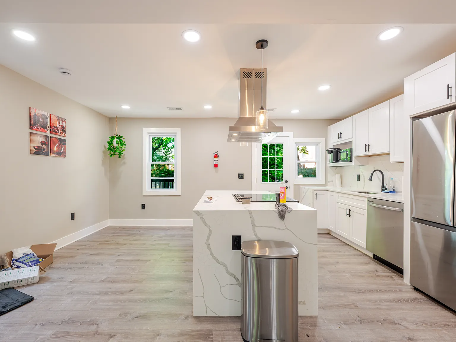 3 bed, 1292 sqft, $3,000 — Photo 3