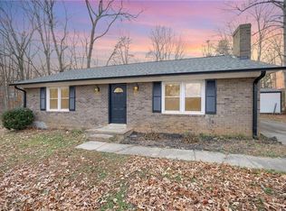5904 Sprucepine Dr, Winston Salem, NC 27105
