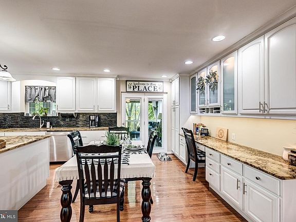 5th image of 429 Taney Dr