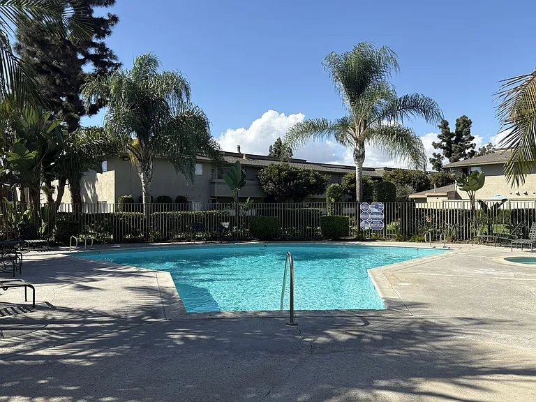 Westgate Villa Apartments — Photo 36