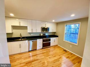 9400 Candleberry Ct, Burke, VA 22015