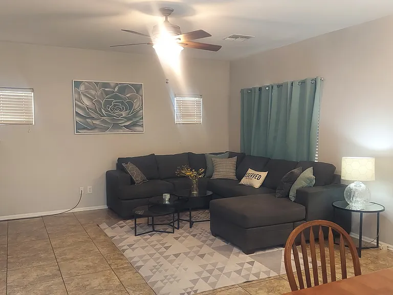 943 S Sabino Dr — Photo 3