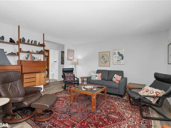 291 Blake St #405, Barrie, ON L4M 1K7