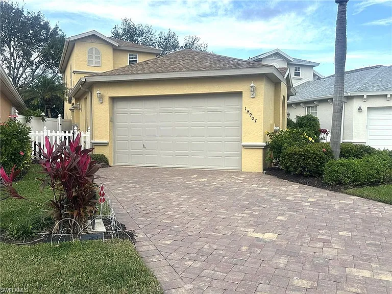 14907 Sterling Oaks Dr — Photo 1
