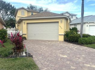 14907 Sterling Oaks Dr, Naples, FL 34110
