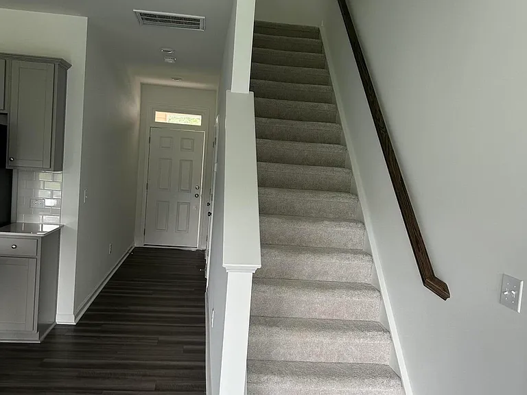 503 Fran Dr — Photo 5