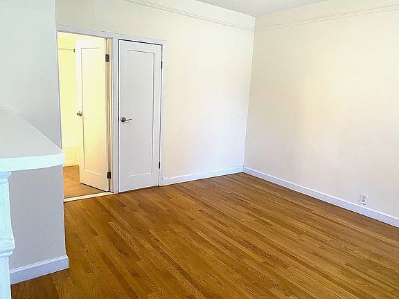 3rd image of 634 Hudson St APT F2