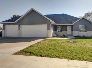 3668 W Overland St, Springfield, MO 65807