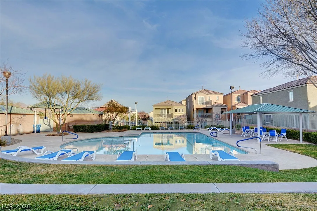 3 bed, 2.5 bath, 1698 sqft, $1,995 — Photo 1