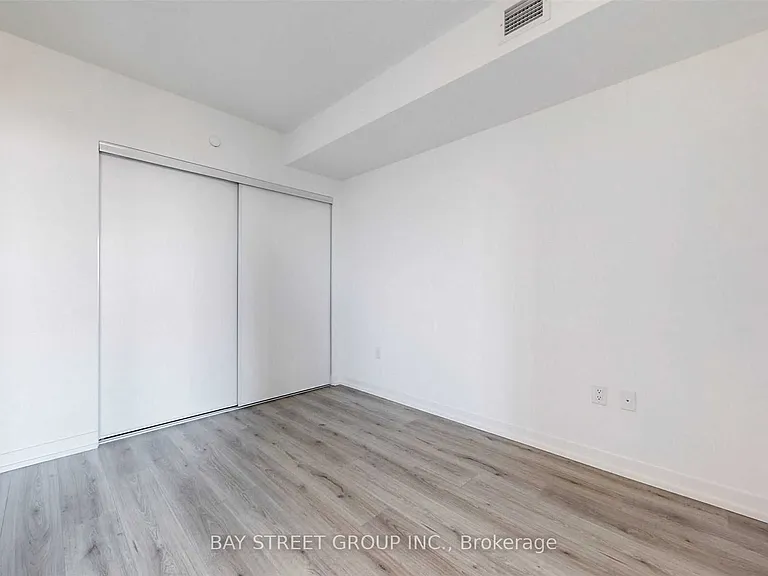 395 Bloor St E #4906 — Photo 15