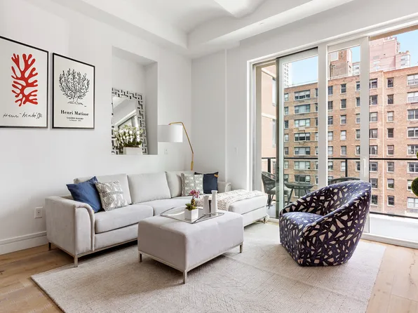 305 East 61st Street image 1 of 5