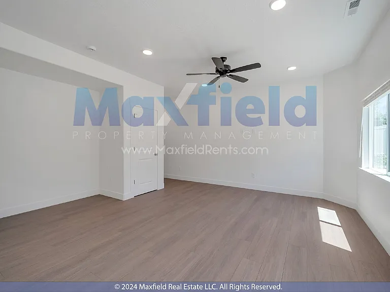 1598 N 1950 E — Photo 3