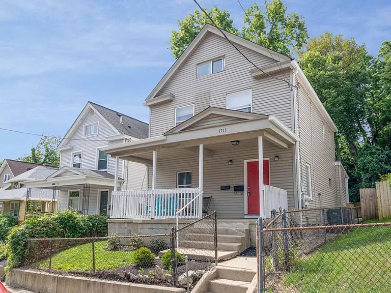 E. Walnut Hills - Cute 2 Bed In Upper Of 2 Family — Photo 5