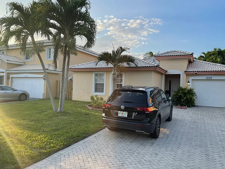 15453 SW 139th St — Photo 3