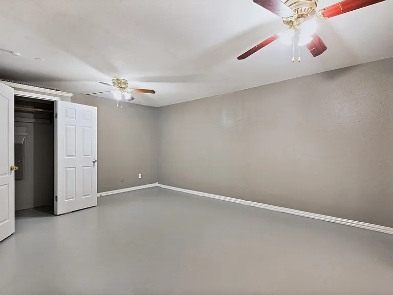 521 Brazos St — Photo 10