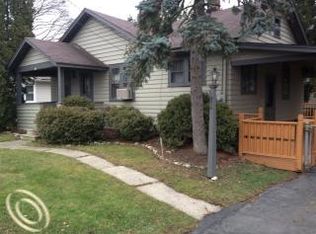 3315 Lexington Dr, Waterford, MI 48328