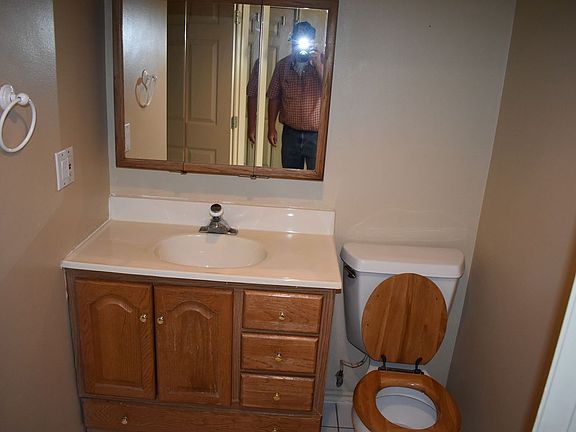 5th image of 650 N Main St Unit B