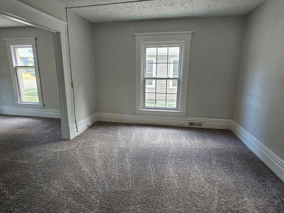 1st image of 1014 E Oakland Ave