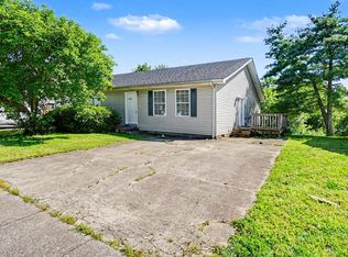 228 Black Hawk Cir, Versailles, KY 40383