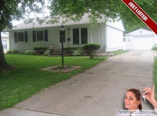 2610 Holly Dr, Bettendorf, IA