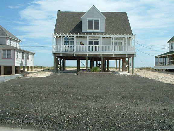 Plenty of off street parking in front of "The Iquana House"