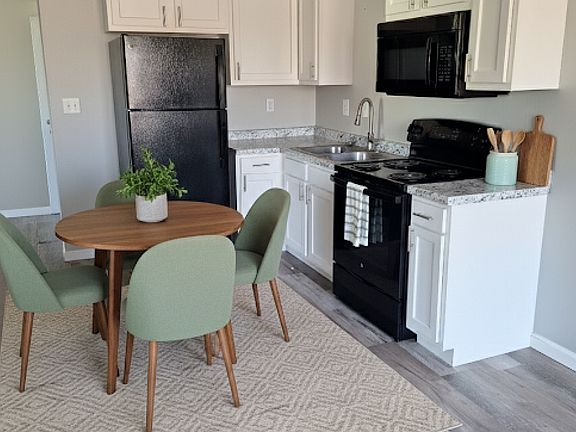 2nd image of 150 River St #5