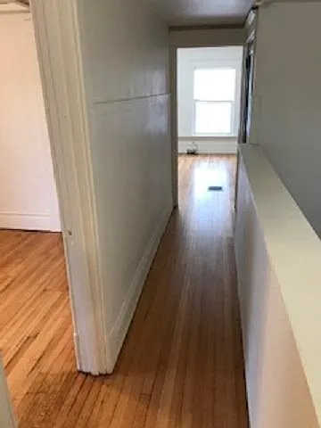 3 bed, 1000 sqft, $1,350 — Photo 2