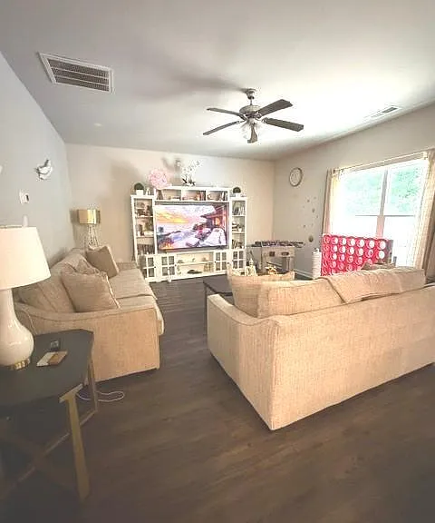 105 Westbury Dr — Photo 6