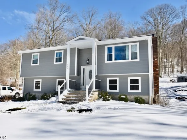 135 Longwood Lake Rd, Jefferson Twp., NJ 07438