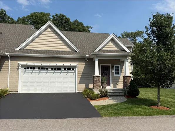 4 Justin Cir #D, Smithfield, RI 02917
