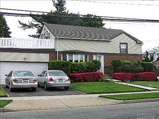 1st image of 105 W Waukena Ave