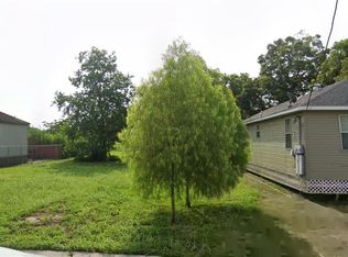 2313 Lamanche St, New Orleans, LA 70117