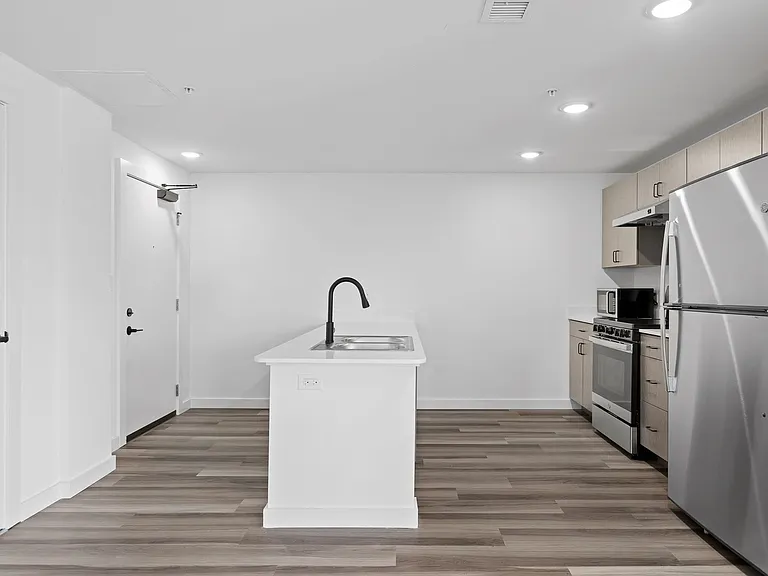 East Line Apartments | Modern Studio Apartments in Downtown Chattanooga — Photo 23