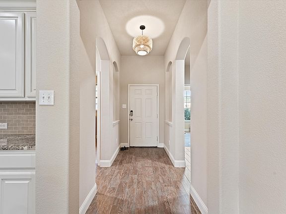 4th image of 3501 Meadowtrail Ln