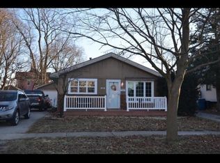 612 2nd St, Crete, IL 60417