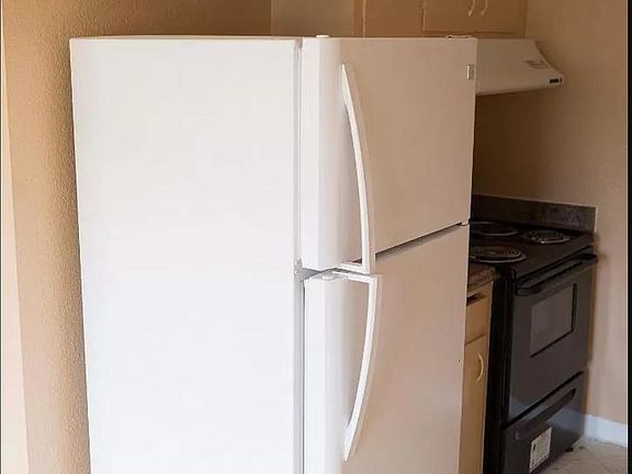 2nd image of 1131 Ayala Dr #4