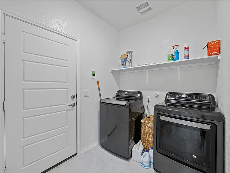 12529 Hallstatt Dr — Photo 23