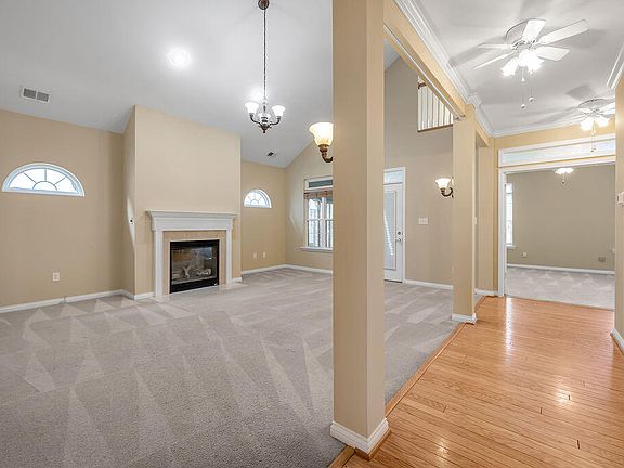 5th image of 337 Silver Creek Way