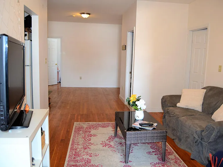 37 Egremont Rd #4 — Photo 3